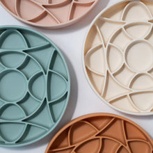 Load image into Gallery viewer, DOGGED SLOW FEEDER CIRCULO NUTMEG