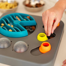 Load image into Gallery viewer, MESSY MUTTS FLIP'N SLIDE PUZZLER MEDIUM