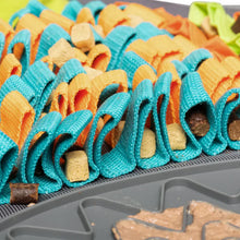 Load image into Gallery viewer, MESSY MUTTS FORAGE MAT SQUARE WITH SUCTION AND LICK MAT 16"