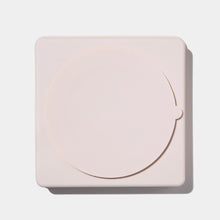 Load image into Gallery viewer, DOGGED SLOW FEEDER 3-IN-1 FISH SCALE SAND
