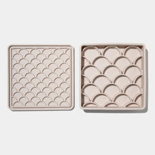 Load image into Gallery viewer, DOGGED SLOW FEEDER 3-IN-1 FISH SCALE SAND
