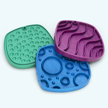 Load image into Gallery viewer, WEST PAW SEAFLEX FEAST MAT BUBBLES
