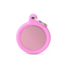Load image into Gallery viewer, MY FAMILY ALUMINUM CIRCLE PINK/PINK RUBBER TAG
