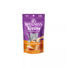 Load image into Gallery viewer, WELLNESS KITTLES CHICKEN &amp; CRANBERRY TREAT 57G
